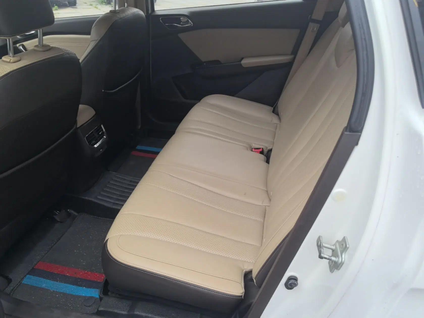 Baojun 310W 2017 1.5L Manual Fashion Model China V — миниатюра 20