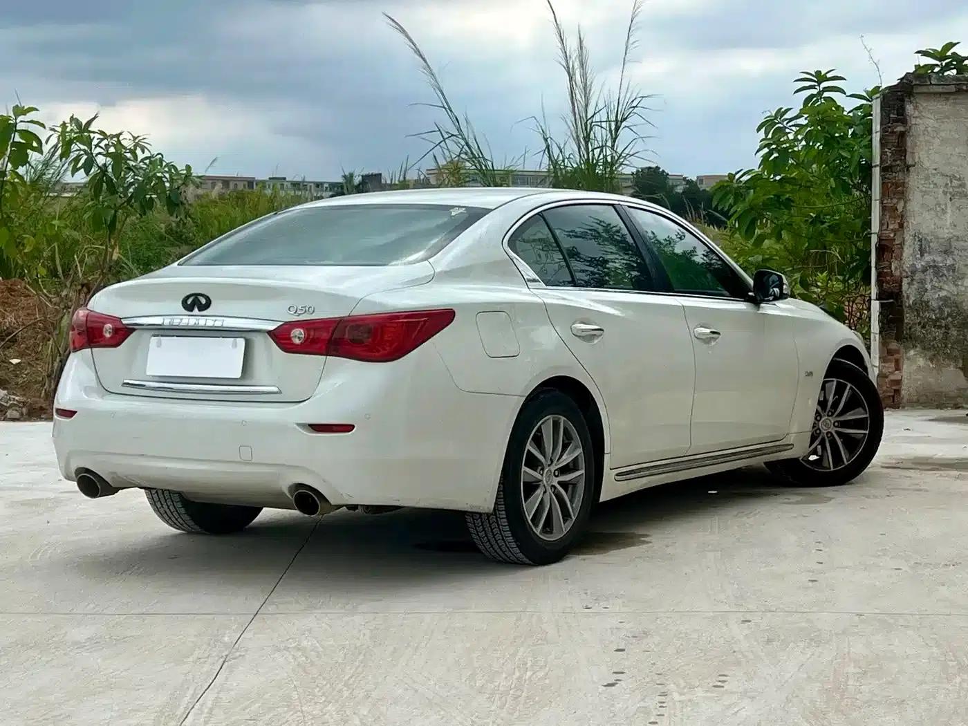 Infiniti Q50L 2015 2.0T Comfort Edition — миниатюра 4