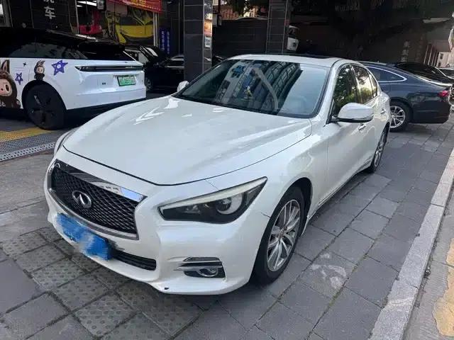 Infiniti Q50L 2015 2.0T Comfort Edition