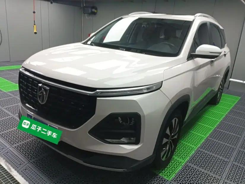 Baojun 530 2021 Global Car Anniversary Edition 1.5T CVT Prestige Connected Model 7 Seats — миниатюра 1
