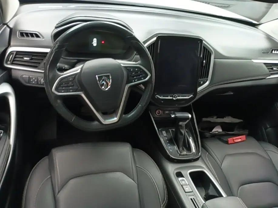 Baojun 530 2021 Global Car Anniversary Edition 1.5T CVT Prestige Connected Model 7 Seats — миниатюра 13