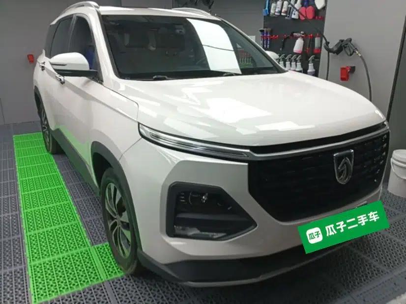 Baojun 530 2021 Global Car Anniversary Edition 1.5T CVT Prestige Connected Model 7 Seats — миниатюра 3