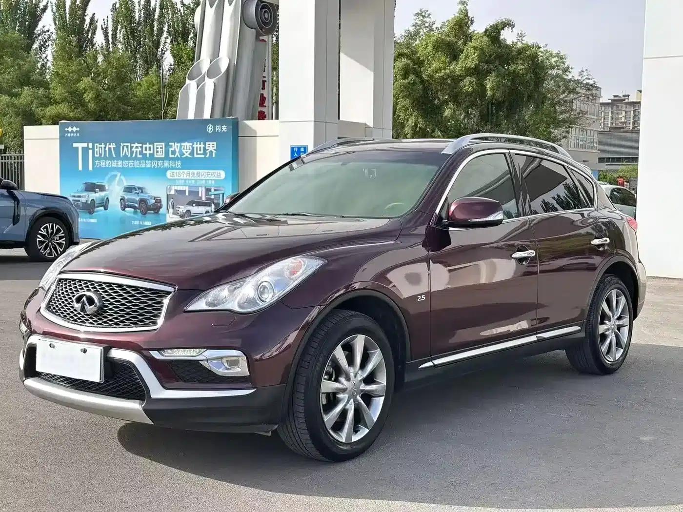 Infiniti QX50 2015 2.5L Comfort Edition — миниатюра 1