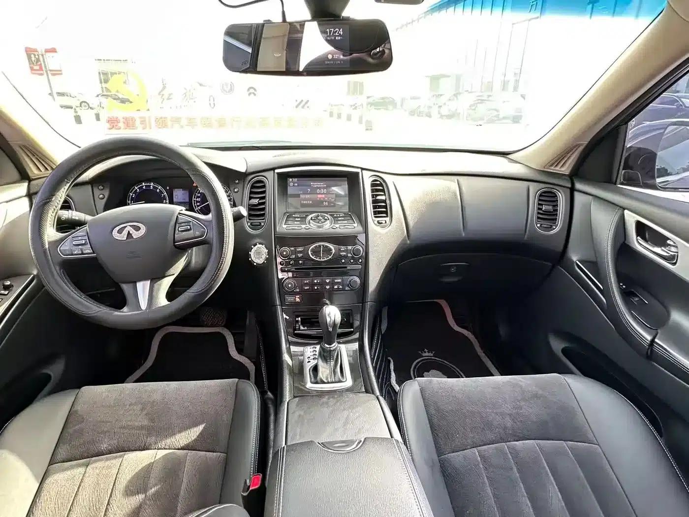 Infiniti QX50 2015 2.5L Comfort Edition — миниатюра 4