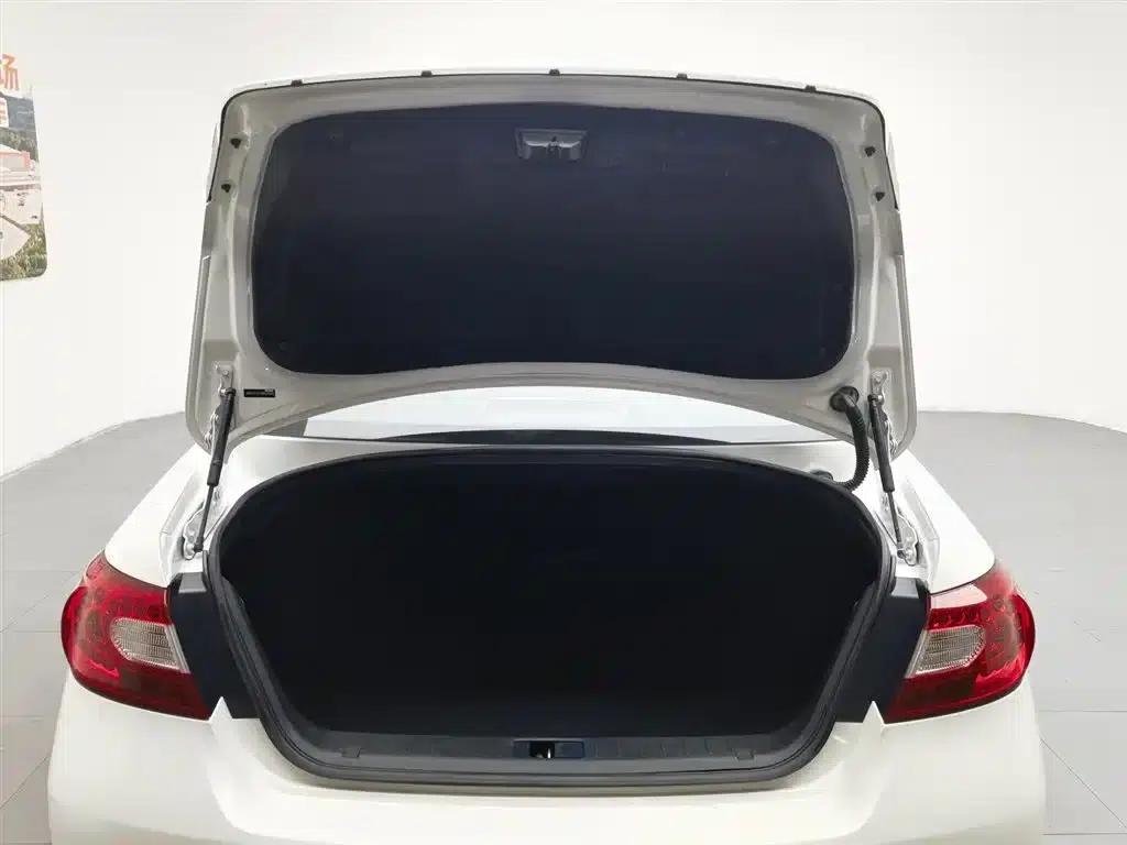 Infiniti Q70 2013 Q70L 2.5L Elegant Edition — миниатюра 16