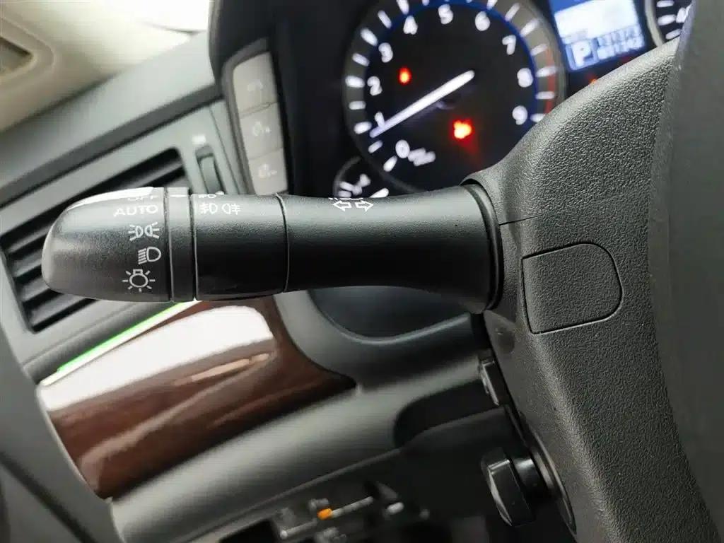 Infiniti Q70 2013 Q70L 2.5L Elegant Edition — миниатюра 21