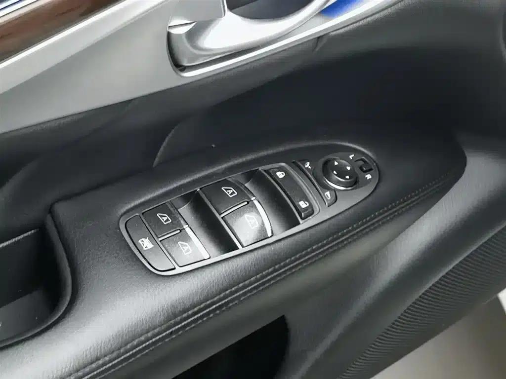 Infiniti Q70 2013 Q70L 2.5L Elegant Edition — миниатюра 9