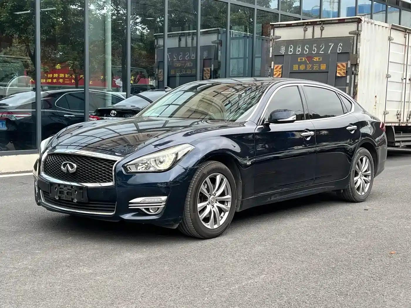 Infiniti Q70 2017 Q70L 2.5L Elite Edition — миниатюра 1
