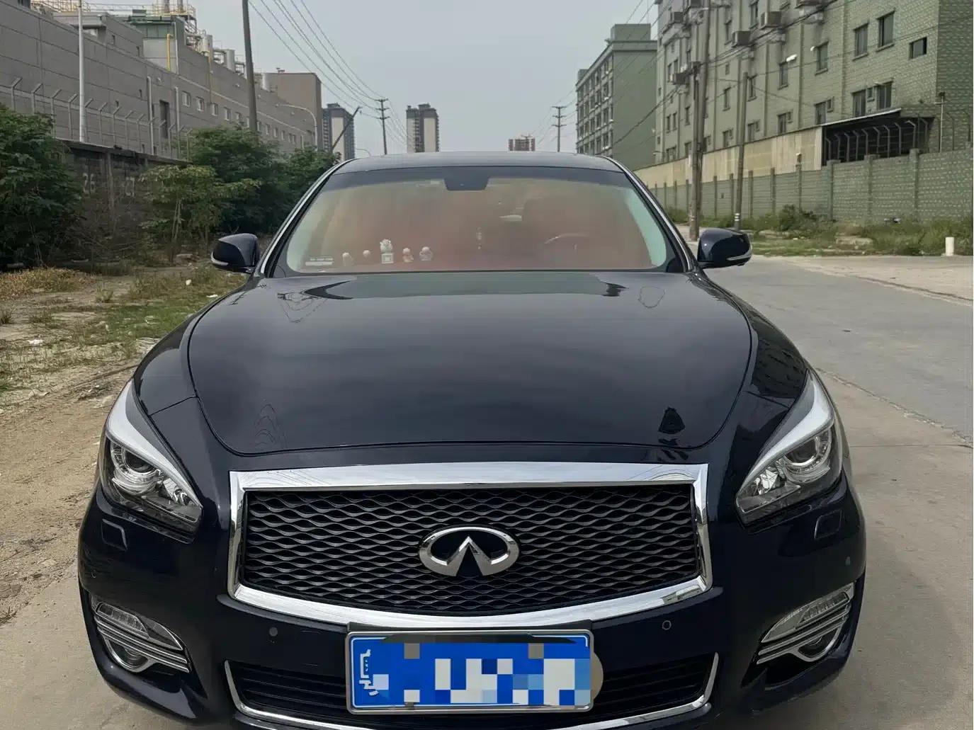 Infiniti Q70 2015 Q70L 3.5L Hybrid Luxury Edition — миниатюра 3