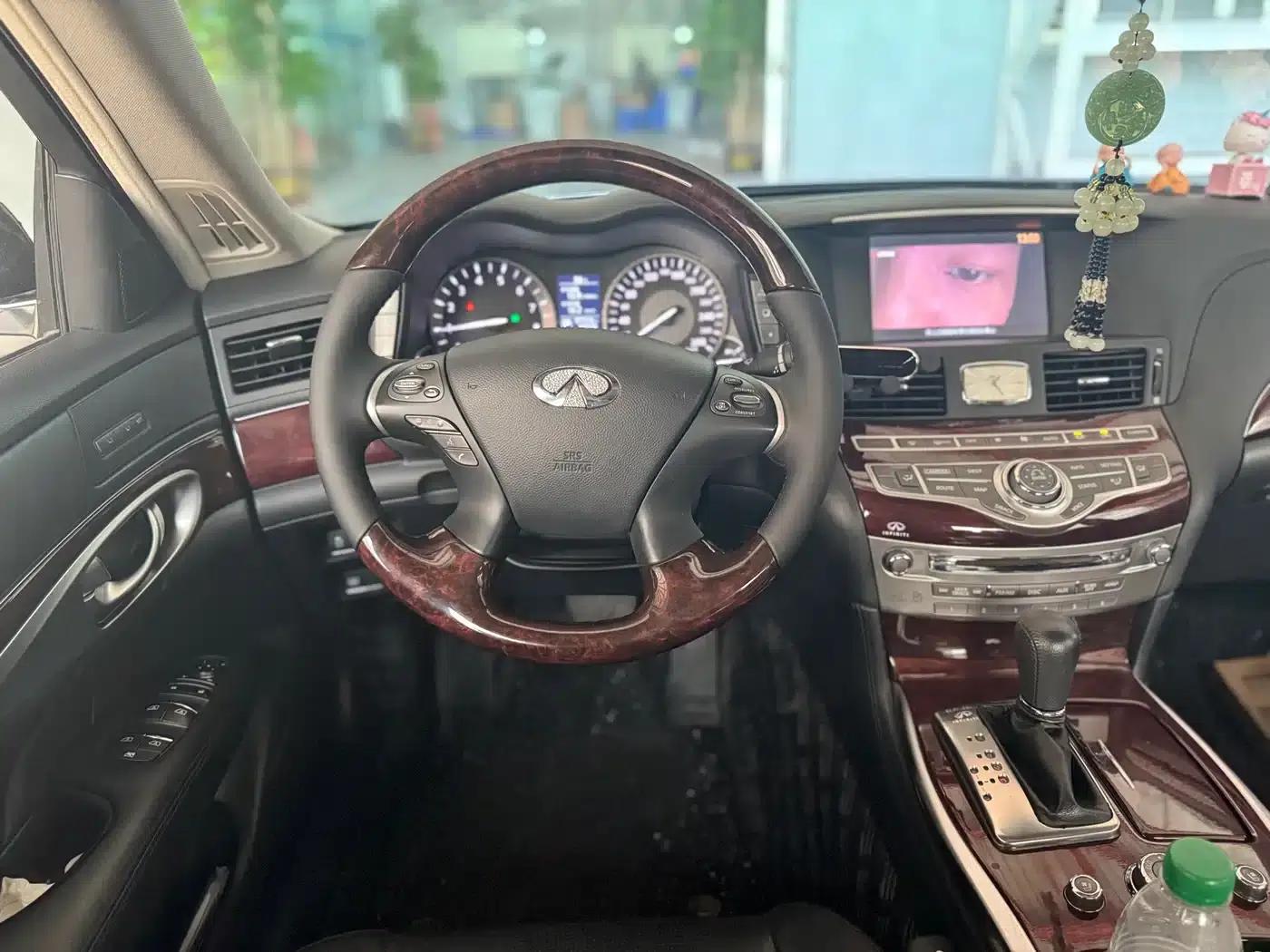 Infiniti Q70 2015 Q70L 3.5L Hybrid Luxury Edition — миниатюра 6