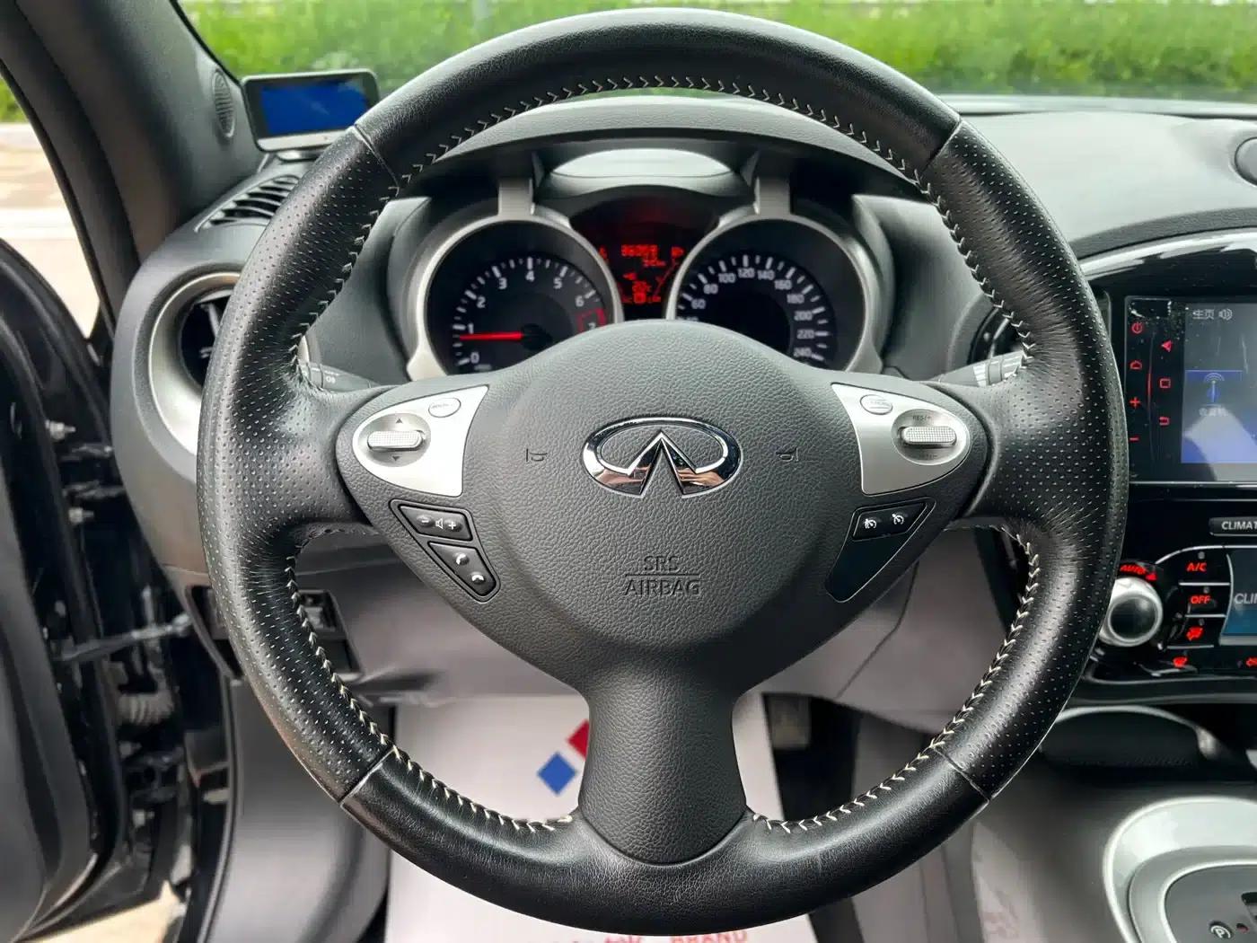 Infiniti ESQ 2014 1.6L Sporty Edition — миниатюра 11