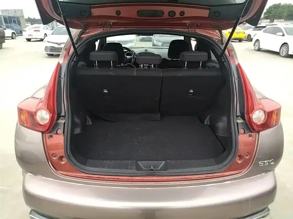 Infiniti ESQ 2014 1.6L Sporty Edition — миниатюра 19