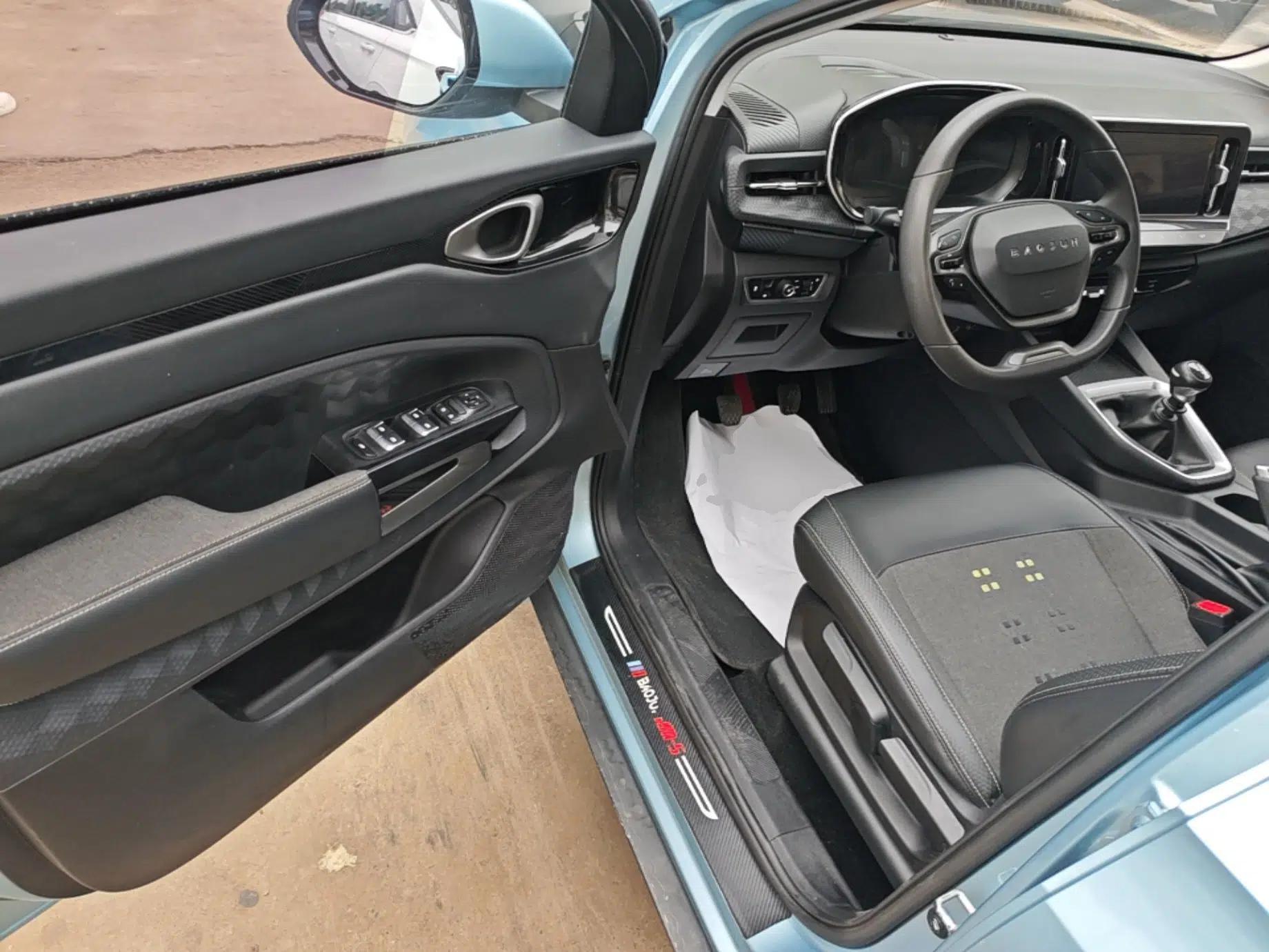 Baojun RM-5 2019 1.5T Manual Elite Version with 24-Hour Online Service 7 Seats — миниатюра 19