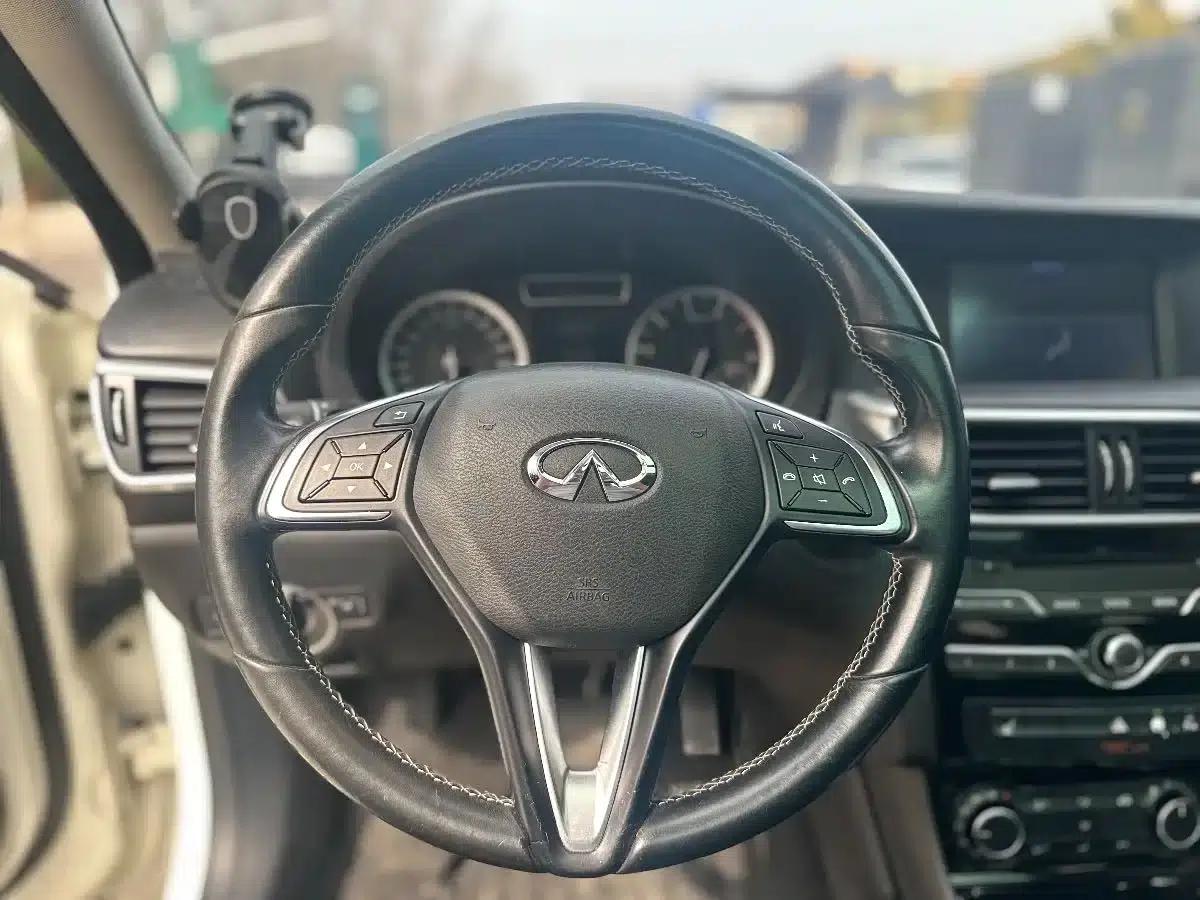 Infiniti QX30 2017 2.0T AWD Fashion Edition — миниатюра 17