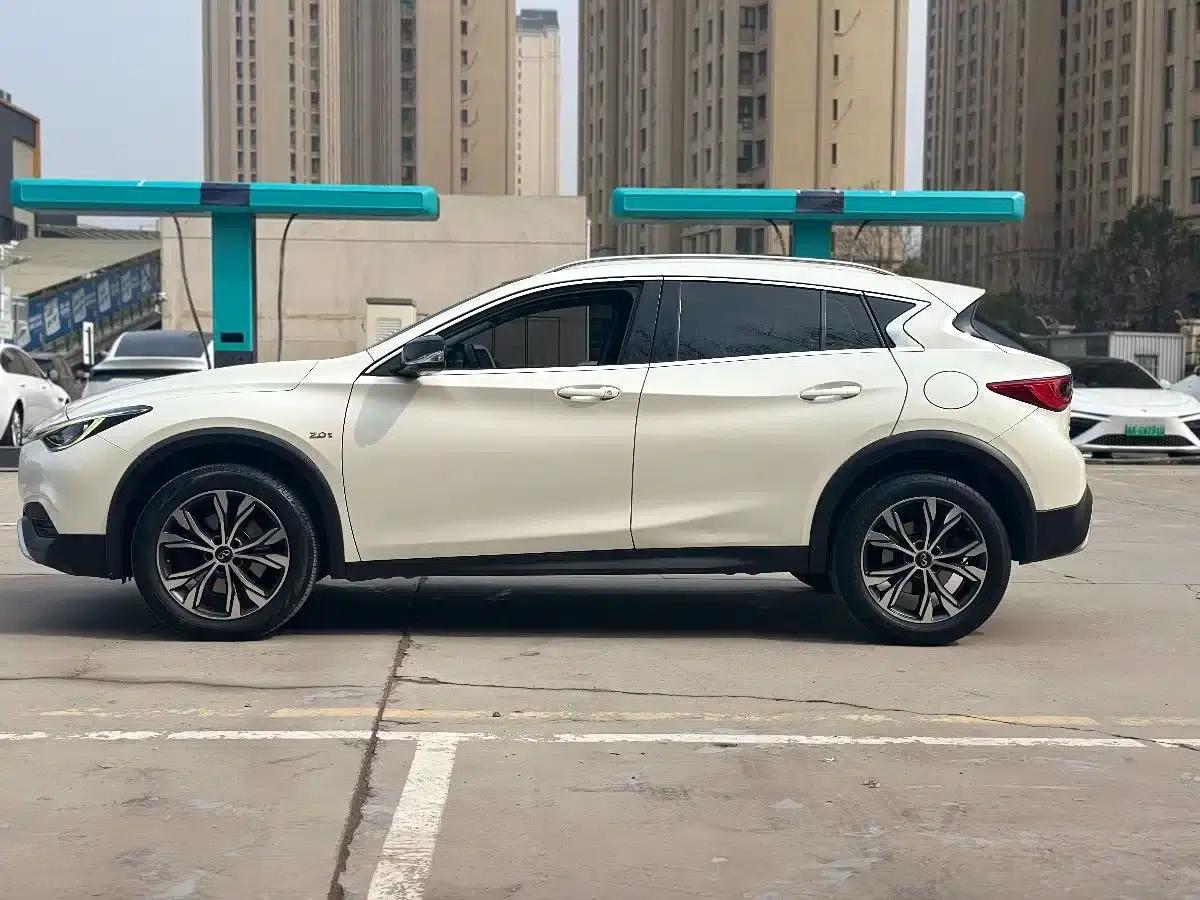Infiniti QX30 2017 2.0T AWD Fashion Edition — миниатюра 4