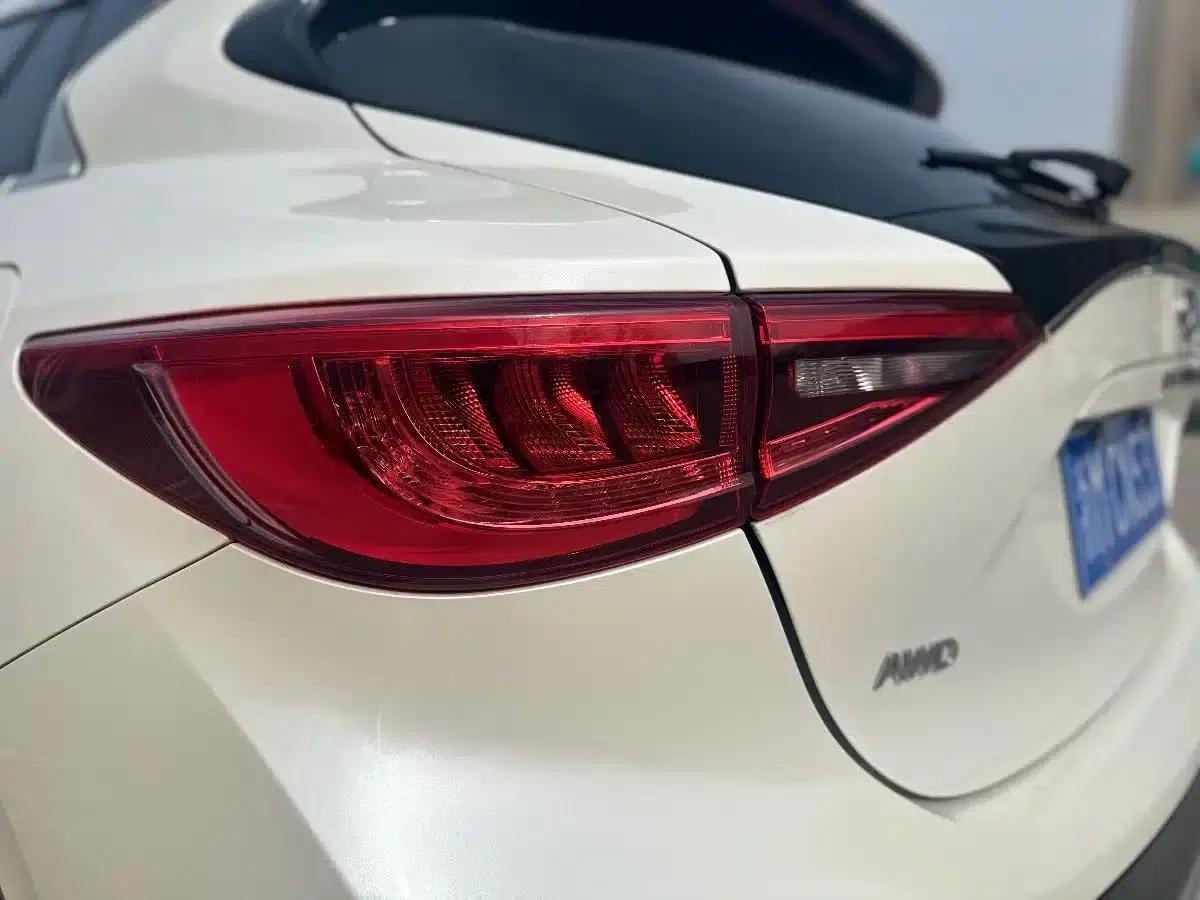 Infiniti QX30 2017 2.0T AWD Fashion Edition — миниатюра 7