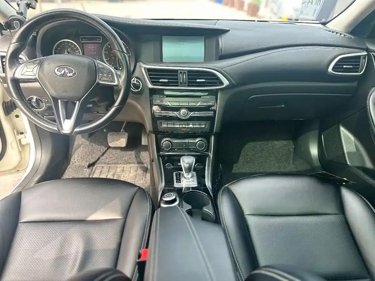Infiniti QX30 2017 2.0T AWD Fashion Edition — миниатюра 10