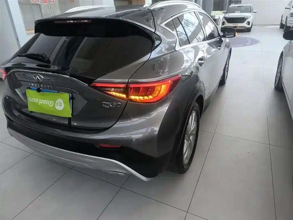 Infiniti QX30 2017 1.6T 2WD Fashion Edition — миниатюра 8