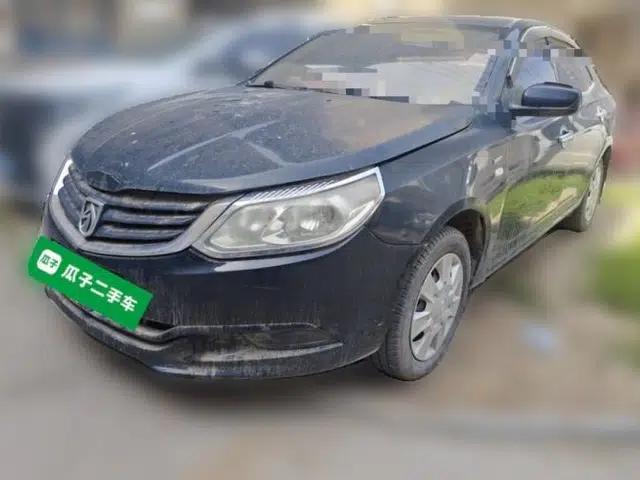 Baojun 630 2013 1.5L manual standard version