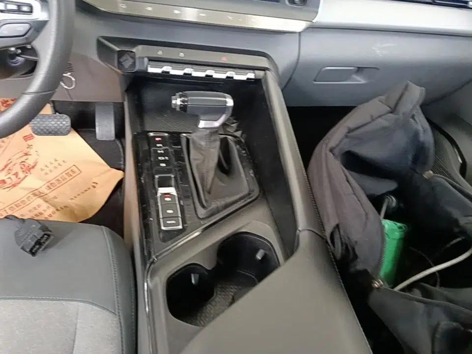 Baojun RC-5 2020 1.5L CVT Smart Elite Edition — миниатюра 17
