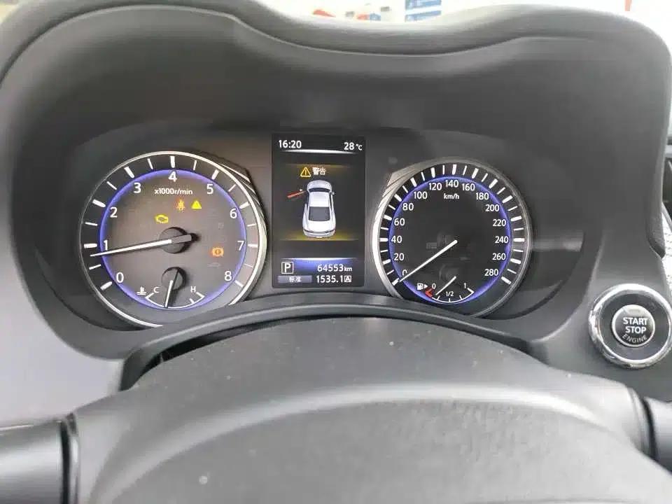 Infiniti Q60 2019 2.0T Luxury Edition — миниатюра 5
