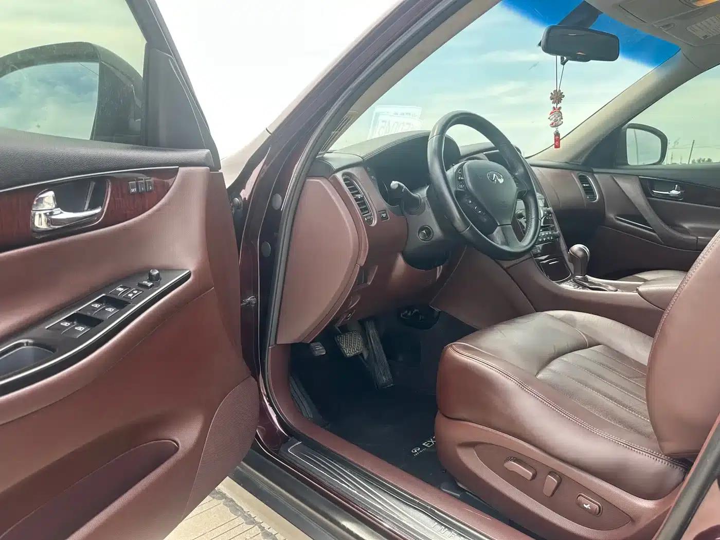 Infiniti EX 2010 EX25 Elegance Edition — миниатюра 4