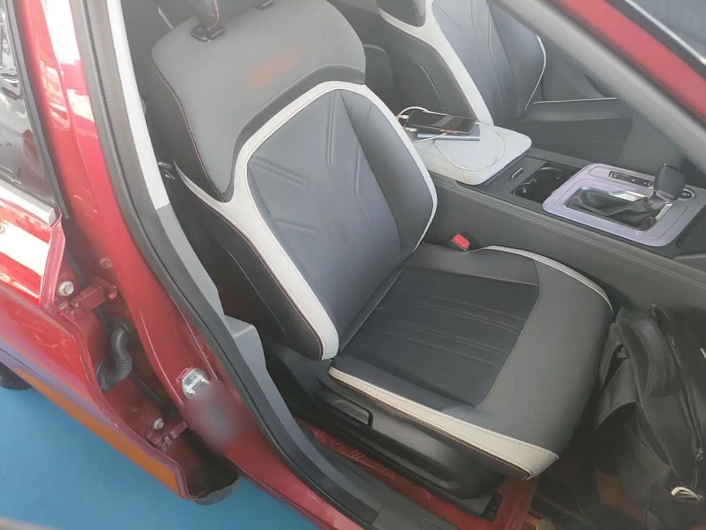 Baojun RC-6 2019 1.5T CVT 24-Hour Online Luxury Edition — миниатюра 23