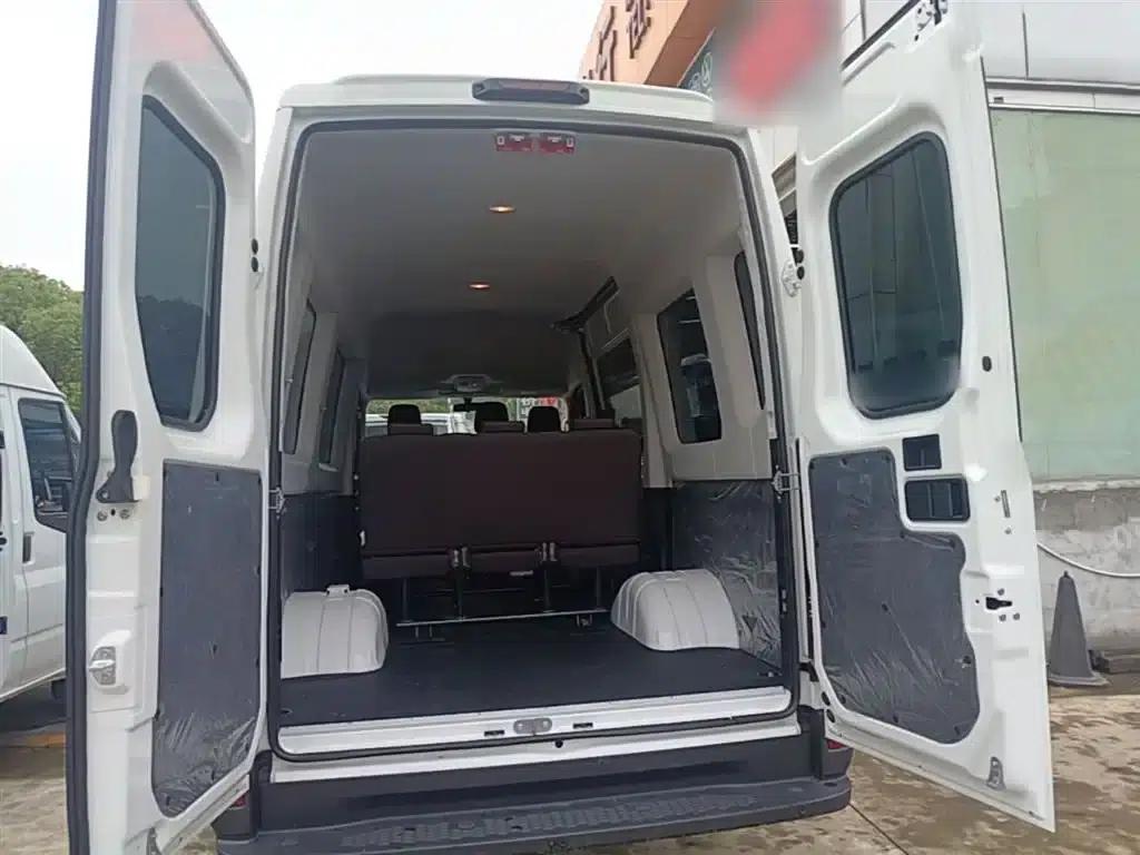 Iveco Daily 2021 2.0T Manual Super Rui Long Wheelbase Short Overhang High Roof Side Sliding Door F1A — миниатюра 19