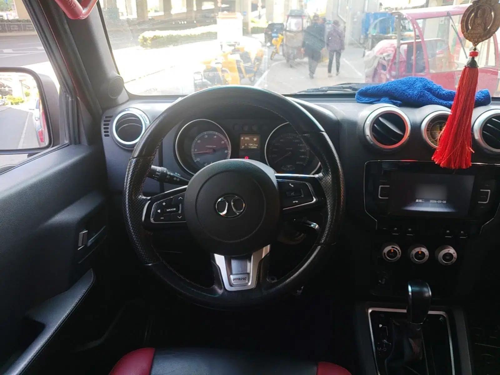 BAIC Off-Road BJ40 2017 40L 2.3T Automatic All-Wheel Drive Ring of the Tower Champion Edition — миниатюра 13