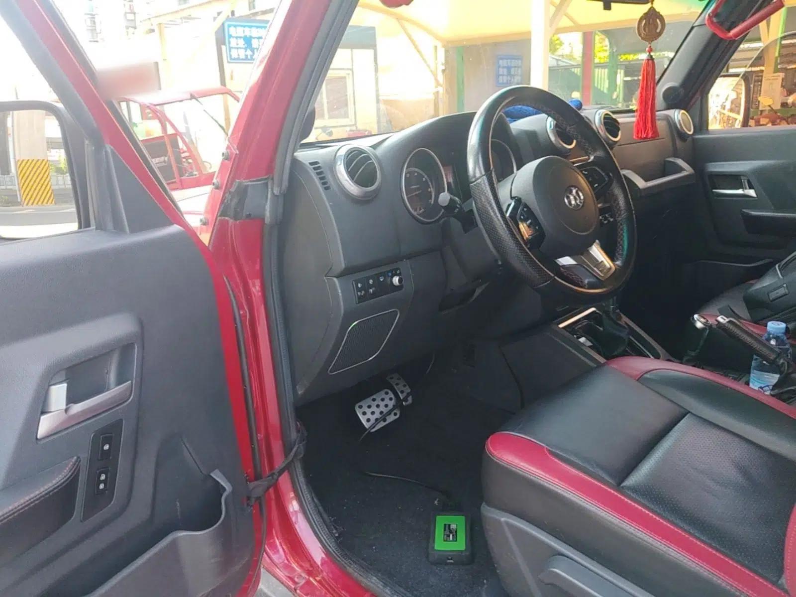 BAIC Off-Road BJ40 2017 40L 2.3T Automatic All-Wheel Drive Ring of the Tower Champion Edition — миниатюра 18