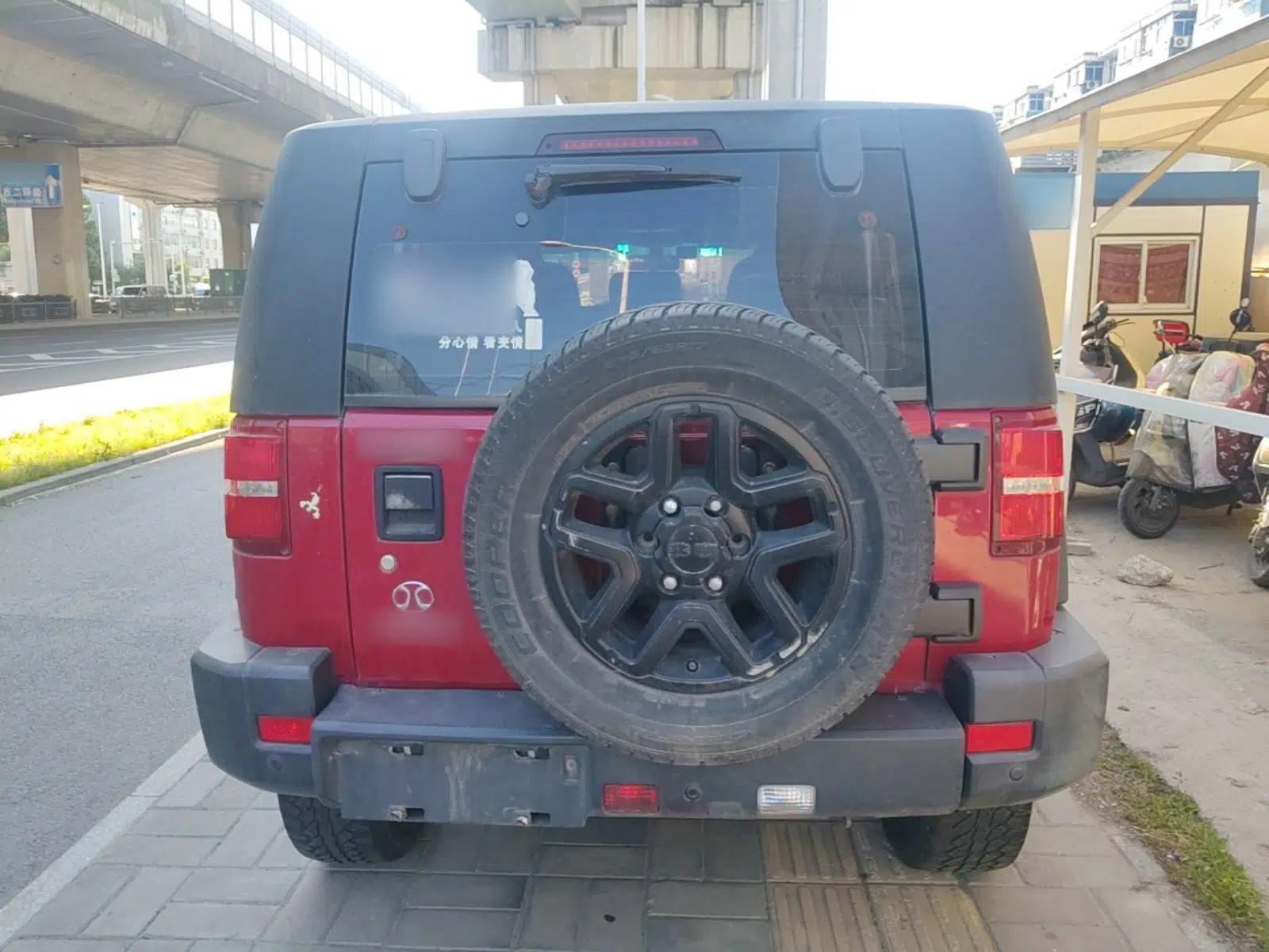 BAIC Off-Road BJ40 2017 40L 2.3T Automatic All-Wheel Drive Ring of the Tower Champion Edition — миниатюра 3