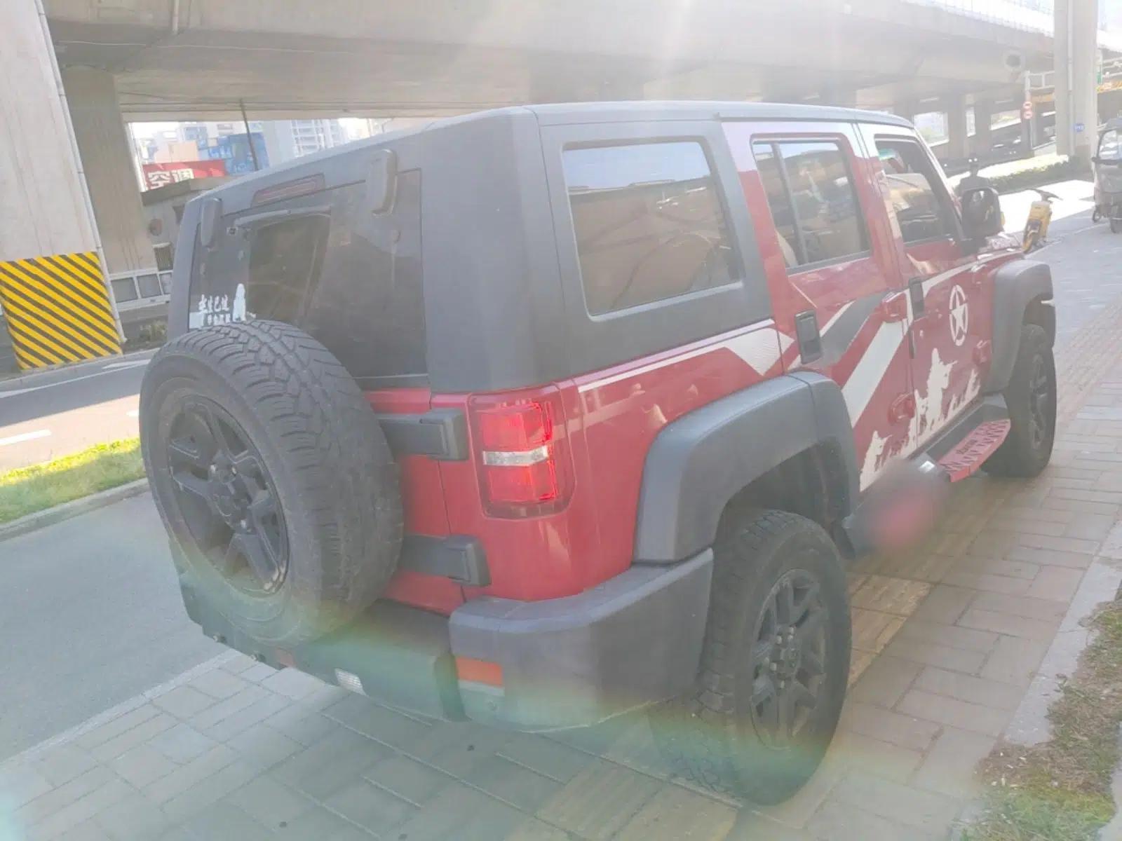 BAIC Off-Road BJ40 2017 40L 2.3T Automatic All-Wheel Drive Ring of the Tower Champion Edition — миниатюра 4