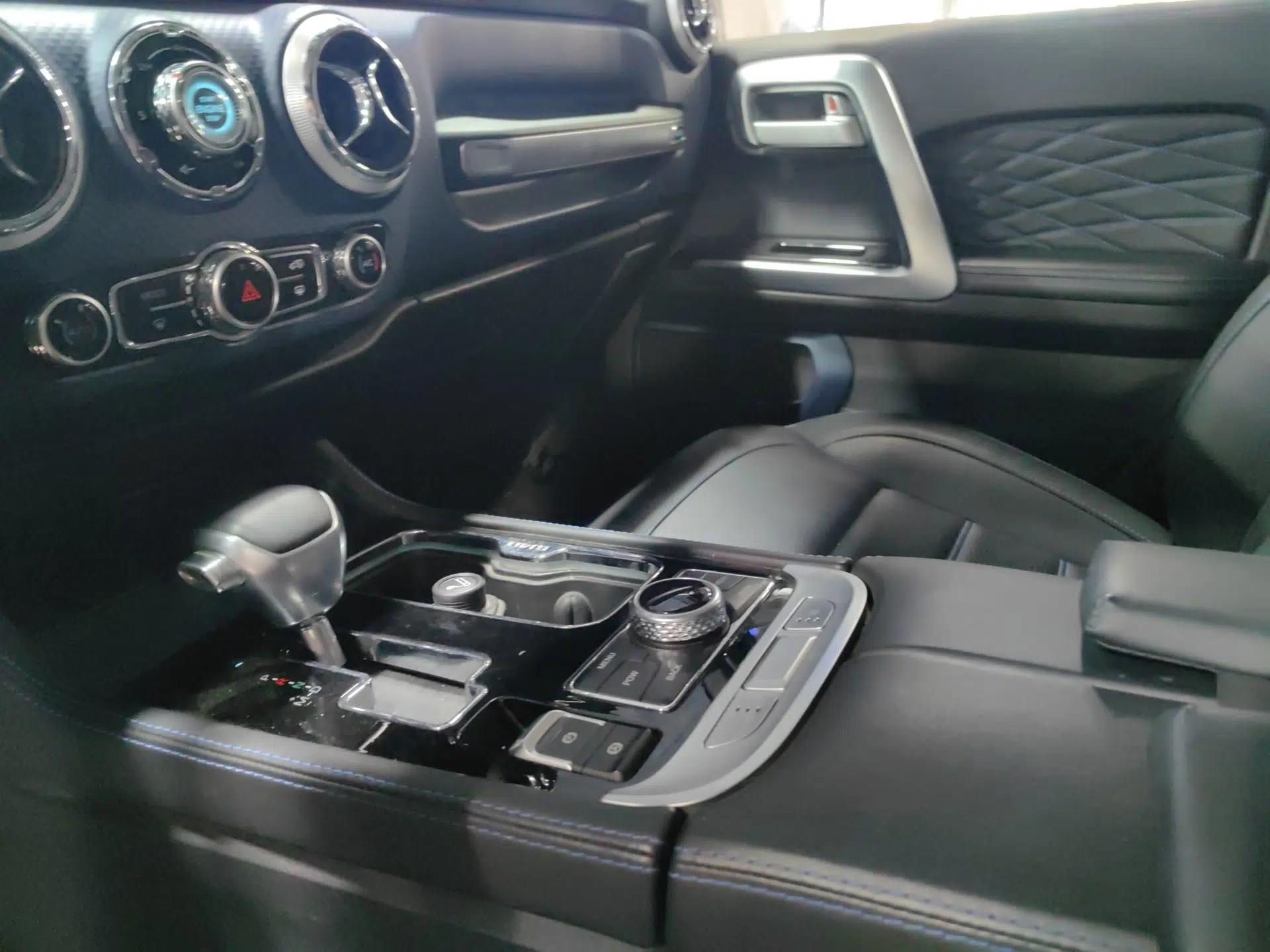 BAIC Off-Road BJ40 2019 PLUS 2.3T Automatic Four-Wheel Drive Premium Edition China VI — миниатюра 12
