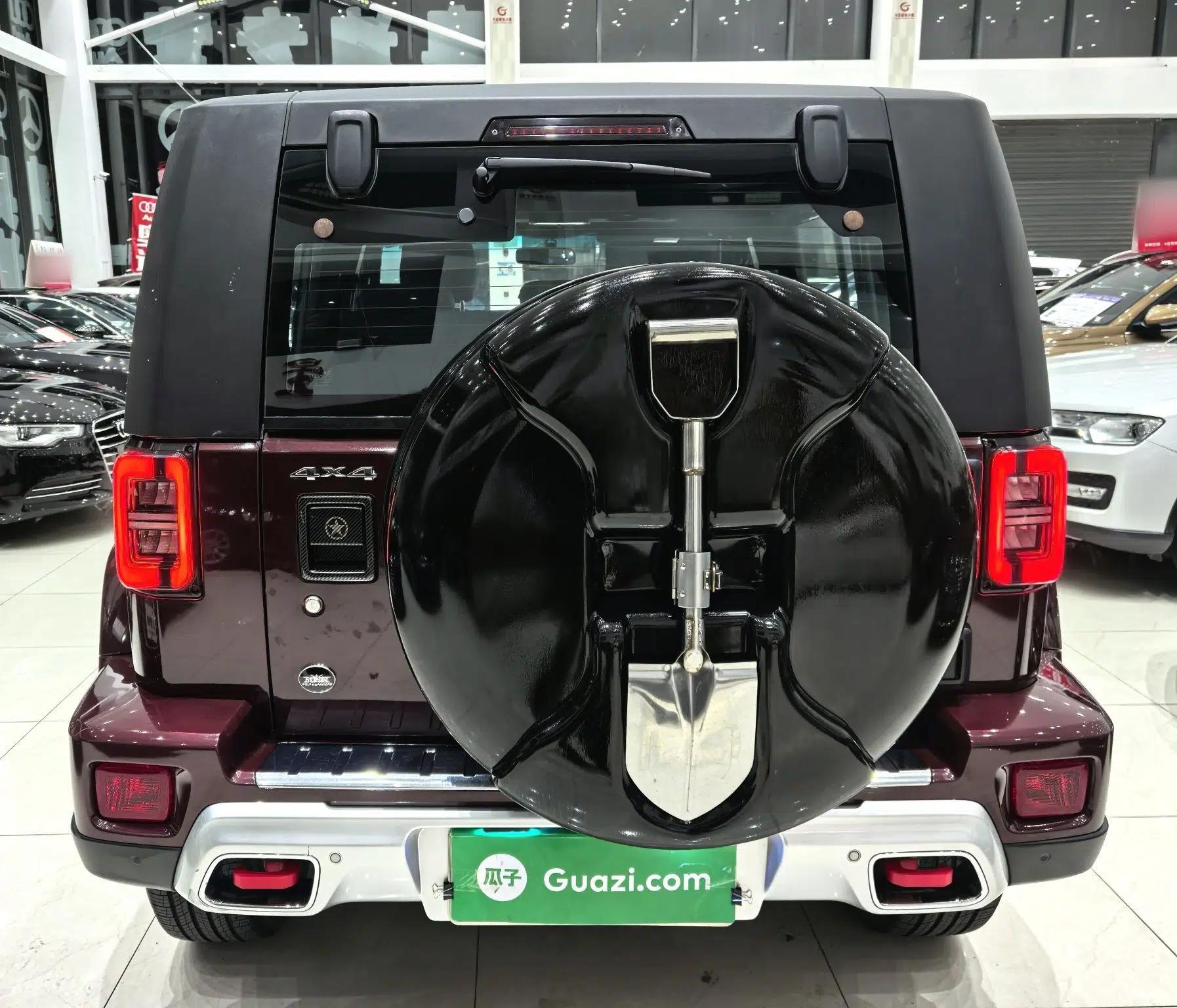 BAIC Off-Road BJ40 2018 PLUS 2.0T Manual Four-Wheel Drive Premium Edition China V — миниатюра 5