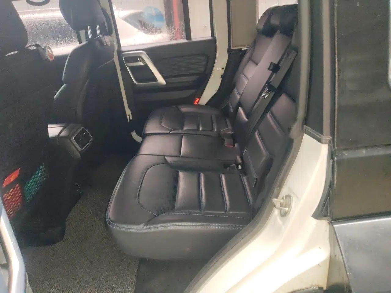 BAIC Off-Road BJ40 2019 Updated Version 2.0T Automatic All-Wheel Drive Urban Hunter Edition Premium China V Emission Standard — миниатюра 18