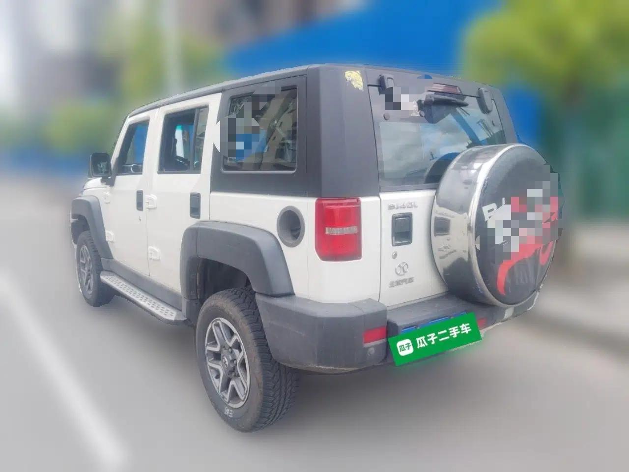 BAIC Off-Road BJ40 2016 40L 2.3T Automatic All-Wheel Drive Premium Edition — миниатюра 4