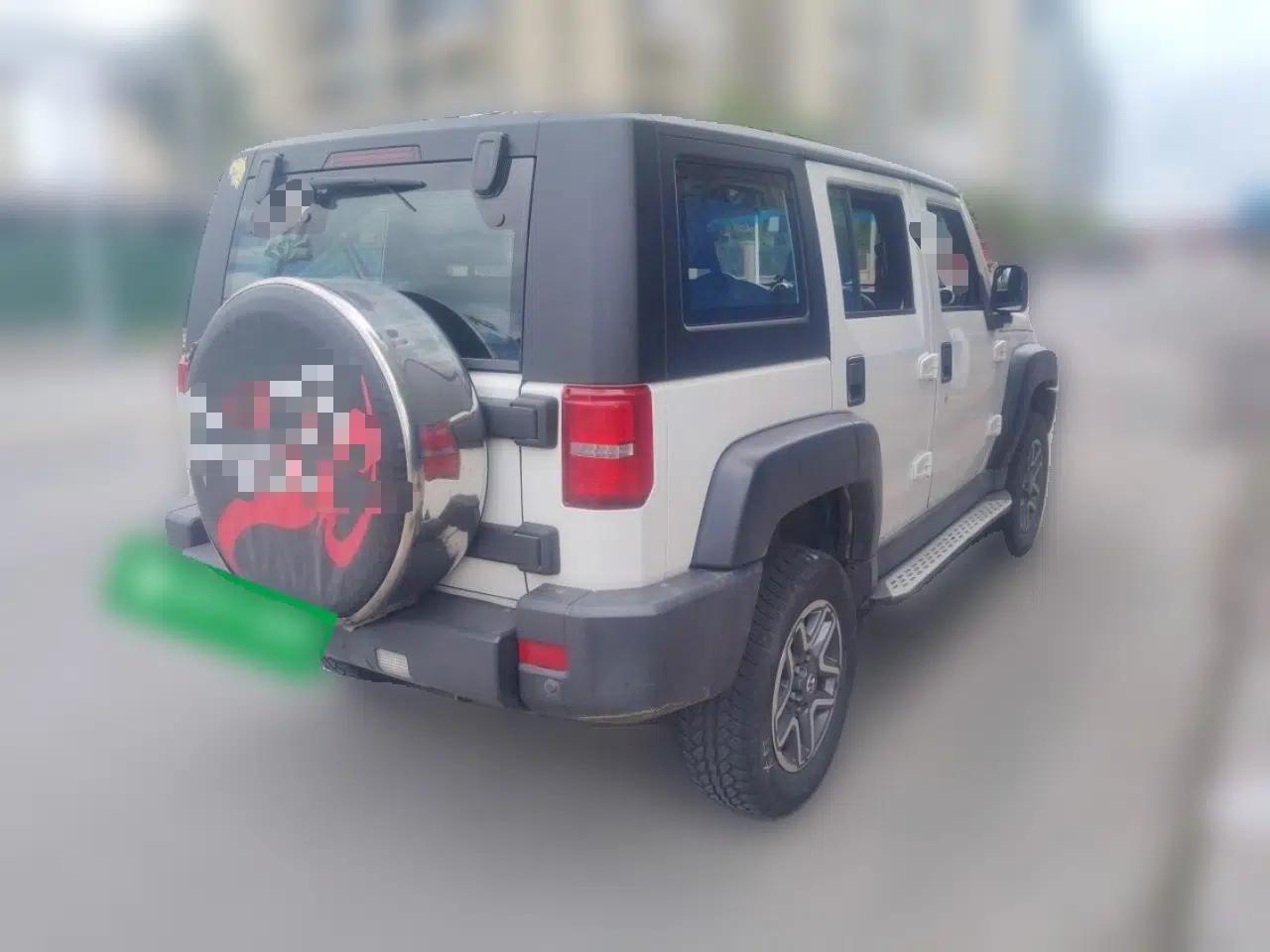 BAIC Off-Road BJ40 2016 40L 2.3T Automatic All-Wheel Drive Premium Edition — миниатюра 6