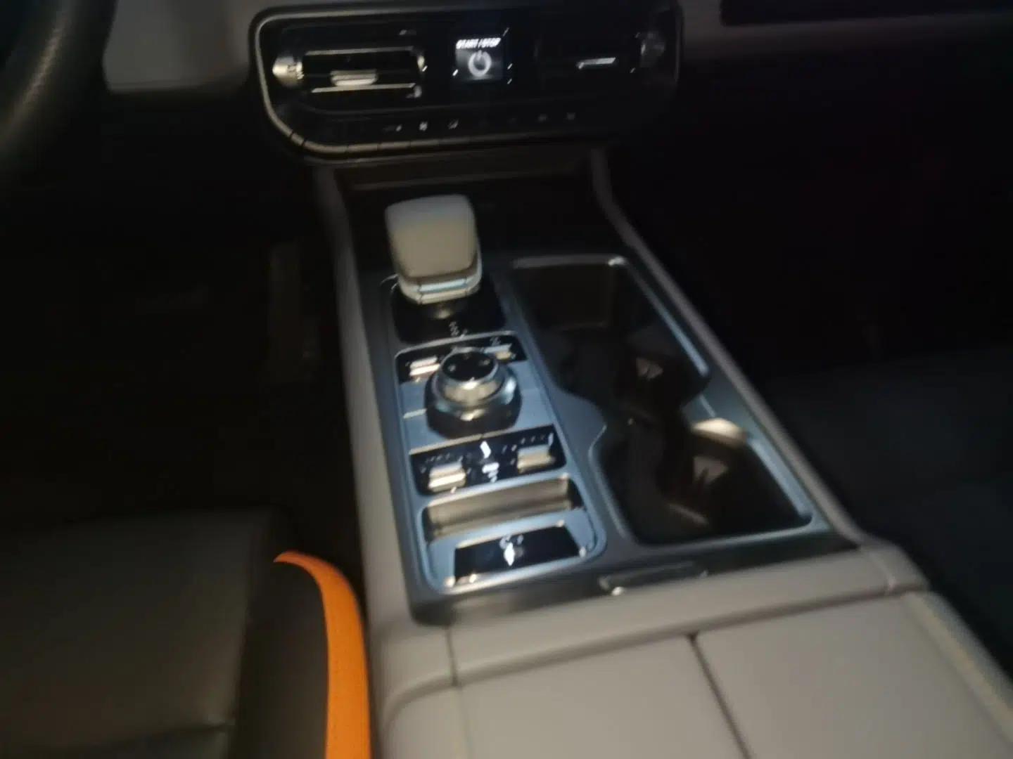BAIC Off-Road BJ40 Electric Drive 2025 Advanced Edition — миниатюра 14