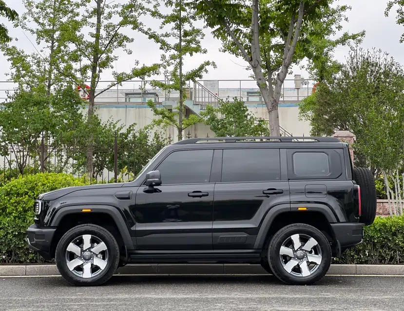BAIC Off-Road BJ40 Electric Drive 2025 Advanced Edition — миниатюра 3