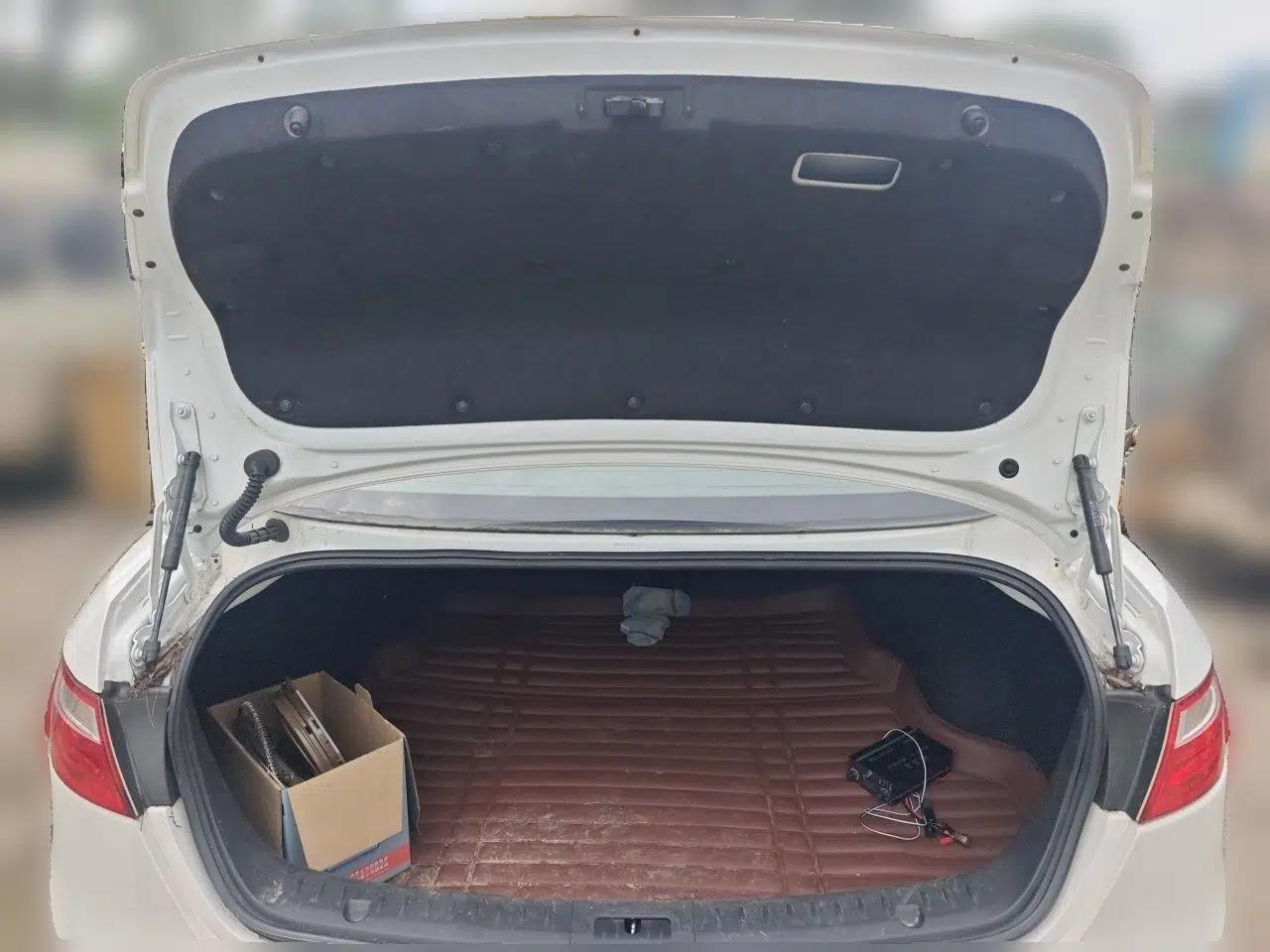 Bestune B70 2014 2.0L automatic luxury version — миниатюра 20