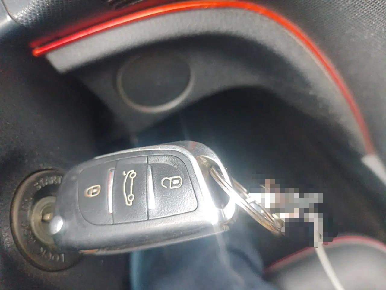 Bestune B70 2014 2.0L automatic luxury version — миниатюра 9