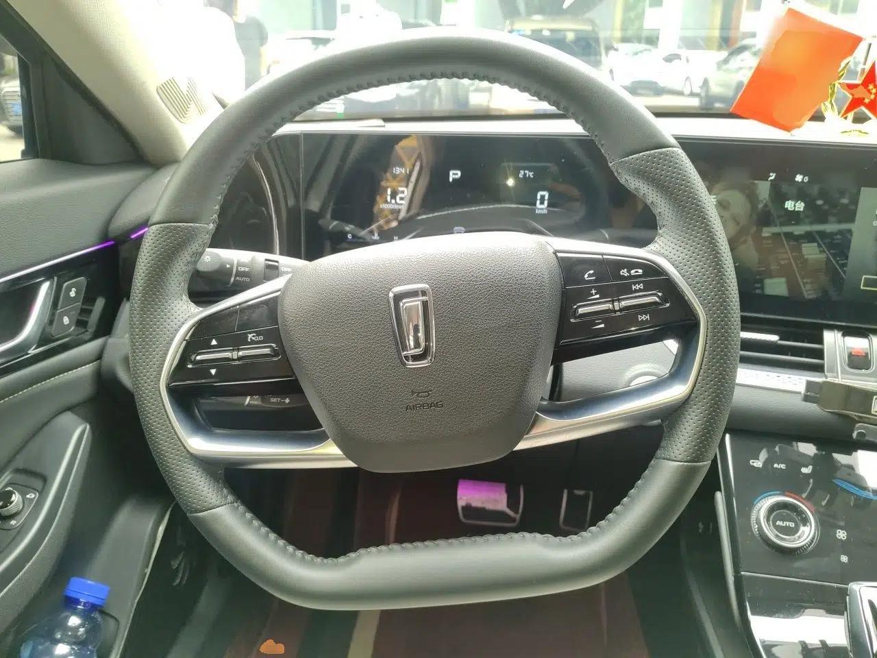 Bestune B70 2022 Third Generation 1.5T Automatic Enjoyment Version — миниатюра 11