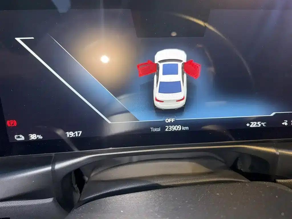BMW i3 2025 eDrive 35 L — миниатюра 9