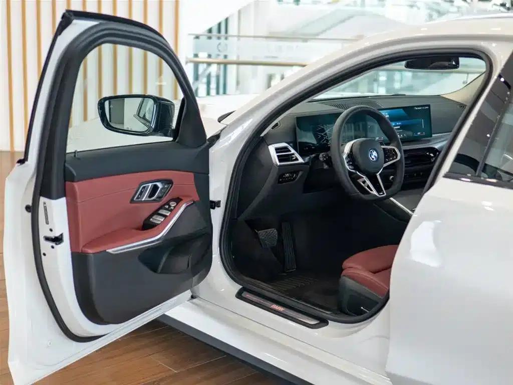 BMW i3 2025 eDrive 40 L Shadow Edition — миниатюра 12