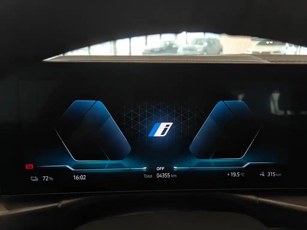 BMW i3 2025 eDrive 40 L Shadow Edition — миниатюра 22