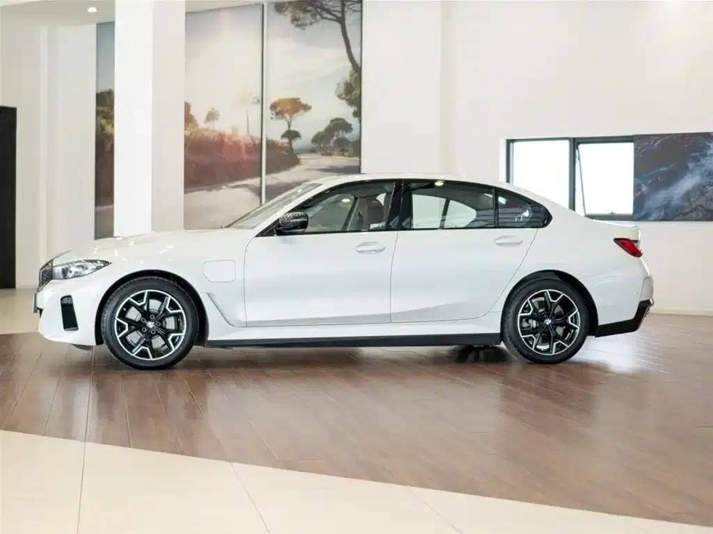 BMW i3 2025 eDrive 40 L Shadow Edition — миниатюра 5