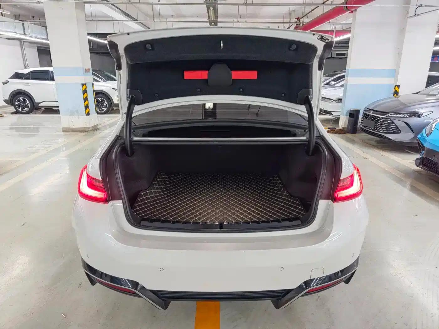 BMW i3 2022 eDrive 35L — миниатюра 22