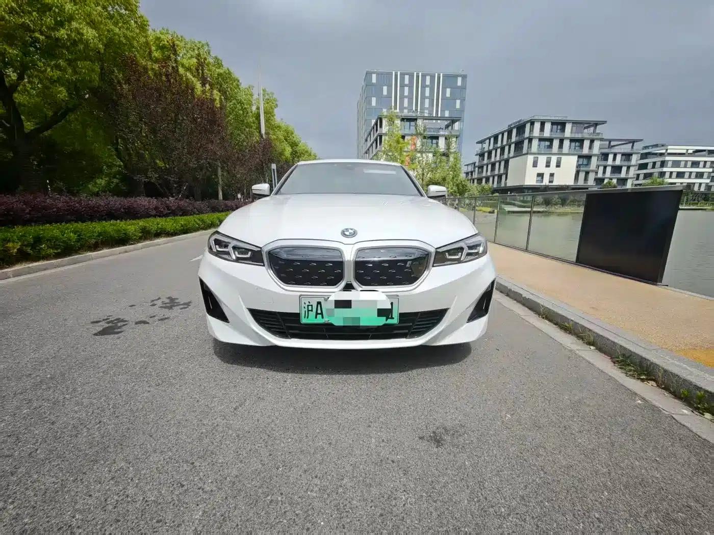 BMW i3 2022 eDrive 35L — миниатюра 2