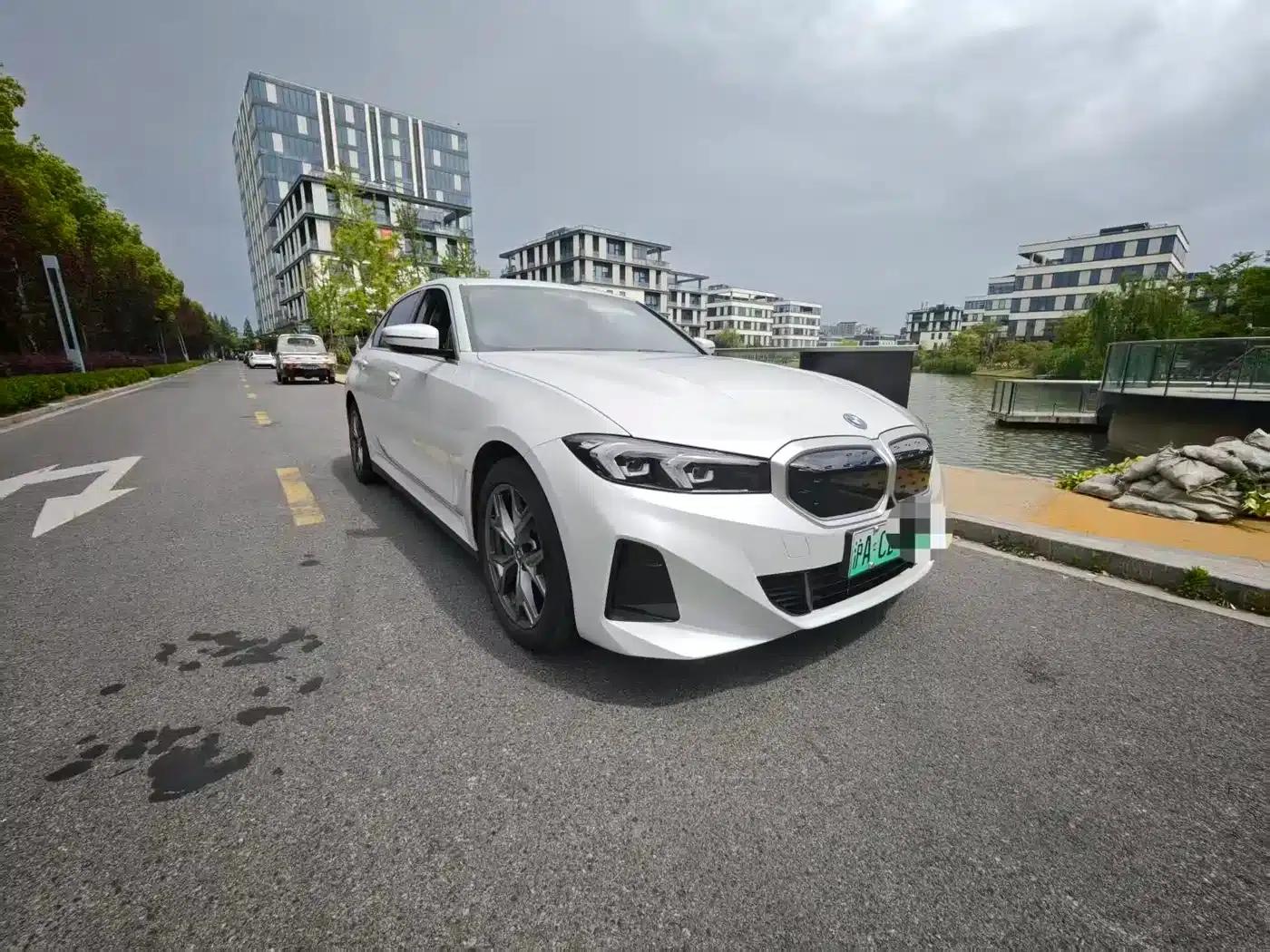 BMW i3 2022 eDrive 35L — миниатюра 3
