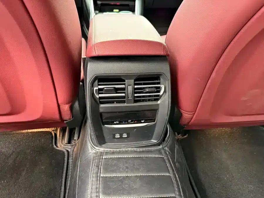 BMW i3 2023 eDrive 40 L Shadow Sport Package — миниатюра 11